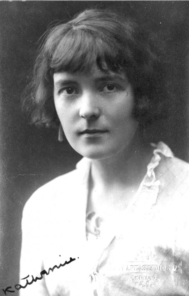 Katherine Mansfield photo from the Alexander Turnbull Library Collection2